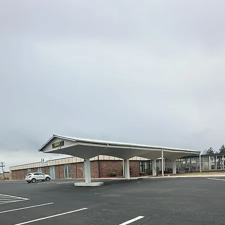 Napoleon Inn And Suites